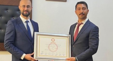 Damal Belediye başkanı Çamlıyurt mazbatasını aldı