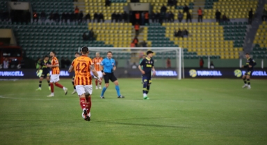 Fenerbahçe sahadan çekildi!