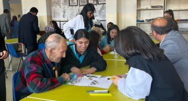 Öğrencilerden Ardahan Huzurevi Sakinlerine Sıcak Ziyaret