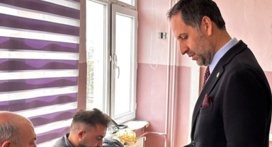 Şovdan uzak sade bir seçim çalışması yaptı!