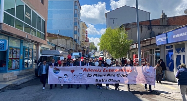 Ardahan'da 'Aile istikbalimizdir' yürüyüşü düzenlendi