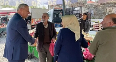 Budak, pazar esnafını gezdi