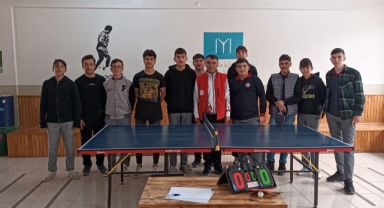 Çıldır'da Bilek Güreşi ve Masa Tenisi Heyecanı
