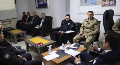 Çıldır'da İlçe Kurum Amirleri Toplantısı Düzenlendi