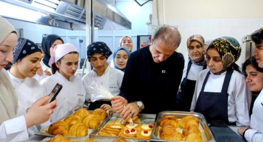 Lezzet Ustaları Geleceğin Aşçılarıyla Uygulamalı Eğitim Yaptı