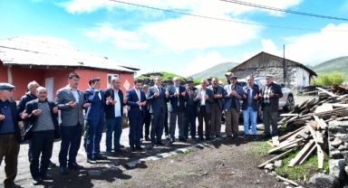 Vali Çiçek, Camii Temel Atma Törenine Katıldı