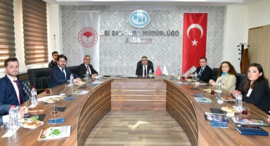 Vali Çiçek, Tarım ve Sulama Odaklı Toplantıya Başkanlık Etti