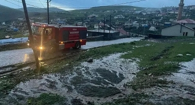 Sağanak yağış köylerde sel felaketine dönüştü