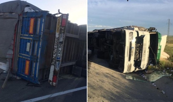 Saman Yüklü Tır Yan Yattı, 2 Kişi Yaralandı