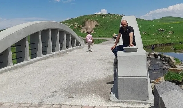 Tarihi Köprüye restorasyon adı altında beton döktüler!