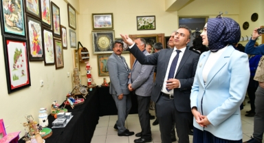 Vali Hayrettin Çiçek ve Eşi, Hayat Boyu Öğrenme Haftası Sergi Açılışına Katıldı