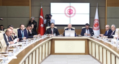 Vekil Koç, Mecliste KHK değişikliği çalışmalarına katıldı