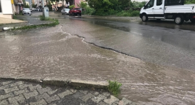 Ardahan'da sağanak yağış hayatı olumsuz etkiledi