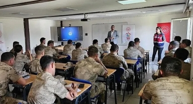 Ardahan Jandarma Personeline Koruyucu Aile Eğitimi Verildi