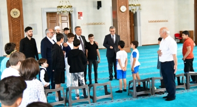 Vali Hayrettin Çiçek, Yaz Kuran Kursu'nu Ziyaret Etti