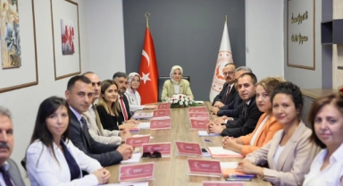 Bakan Göktaş, Aydın'da Çocuk Kuruluşları ile Toplantı Yaptı