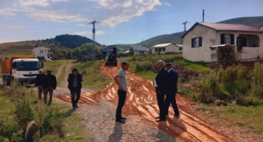 Köprülü Beldesi Yolları Kırmızı Toprakla Onarıldı!