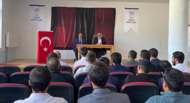 Müftü Karadeniz, Çıldır’da Personel Toplantısına Katıldı
