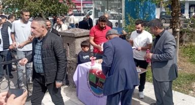 Ardahan Esnaf Odaları Birliği Ahilik Haftası'nda Lokum Dağıttı