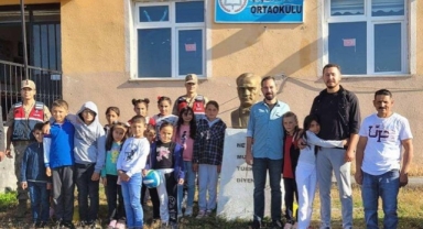 Hanak Jandarma’dan Okullara Ziyaret ve Trafik Denetimi