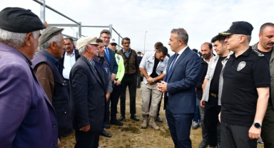 Vali Hayrettin Çiçek, Ardahan Hayvan Pazarını Ziyaret Etti