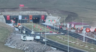 Aşıkşenlik Tüneli Çift Tüp Olarak Ulaşıma Açıldı