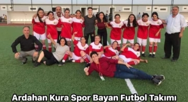 Bayan Futbol Takımı, Lige Katılma Hakkını Kazandı