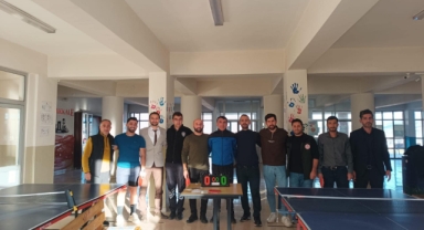 Çıldır'da masa tenisi turnuvası gerçekleştirildi.