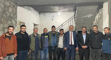 Göle Belediye başkanı, personelinin