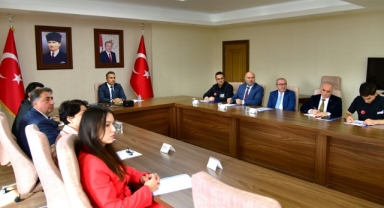 Vali Çiçek, İRAP Değerlendirme Toplantısına Katıldı
