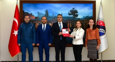 Vali Çiçek, PTT Teşkilatının 184. Yıldönümünde PTT Heyetini Kabul Etti