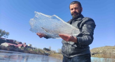 Ardahan’da Kura Nehri buz tuttu