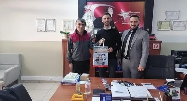 Dart turnuvasında dereceye giren öğretmenler ödüllerini aldı