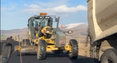 Hoçvan Bölgesinde Asfalt Çalışmaları Devam Ediyor
