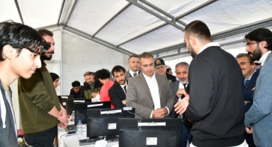 Vali Çiçek, Ardahan’da