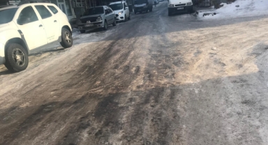 Ardahan'da Yollar Buz Pistine Döndü