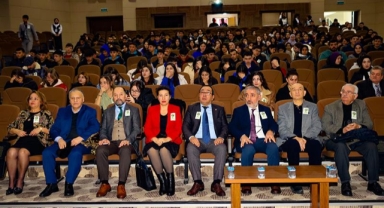 “Türkistan’dan Anadolu’ya Mezar Taşlarının Dili” Konulu Konferans Düzenlendi