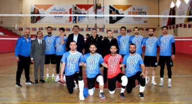Vali Çiçek, Voleybolcularla Bir Araya Geldi