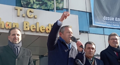 CHP Genel Başkanı Özgür Özel Ardahanlılarla Buluştu