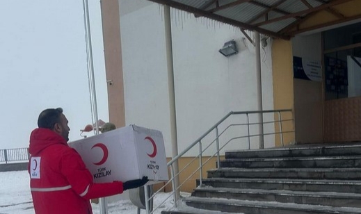 Kızılay Kadın Ardahan Ekibinden Çocuklara Sıcak Destek