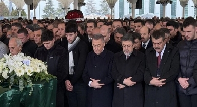 Yıldız ailesi son yolculuklarına uğurlandı 