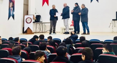 Genel Sekreter Emin, Gençlerle Deneyimlerini Paylaştı