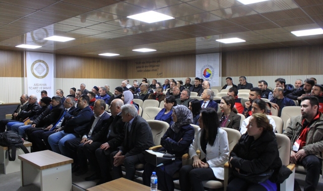 Ardahan'da Arı Yetiştiricilerine