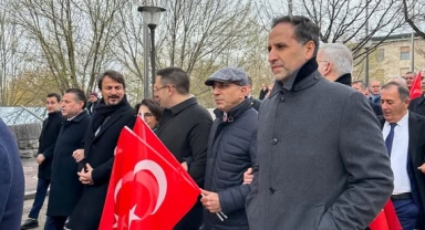 CHP'li Vekillerden Protesto Yürüyüşü: