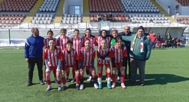 Kura Kadın Futbol Takımı Evinde Gollü Beraberliğe Razı Oldu