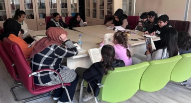 Ardahan’da Aile Yılı Kapsamında Kitap Okuma Etkinliği Düzenlendi