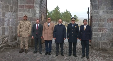 İçişleri Bakan Yardımcısı Bülent Turan, Ardahan Kalesi’ni Ziyaret Etti