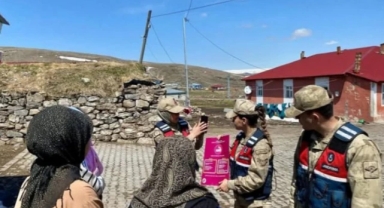 Jandarma köylerde KADES'i anlatmaya devam ediyor