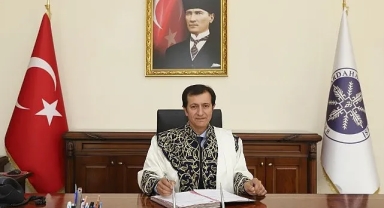 Rektör Emiroğlu göreve başladı
