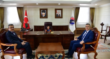 Vali Çiçek, 23 Nisan’da Koltuğunu Minik Vali Asya’ya Devretti